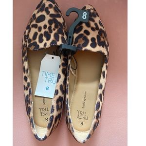 Cheetah Print Pointed Toe Flats